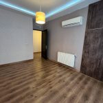 آپارتمان ۱۳۰متری طبقه اول